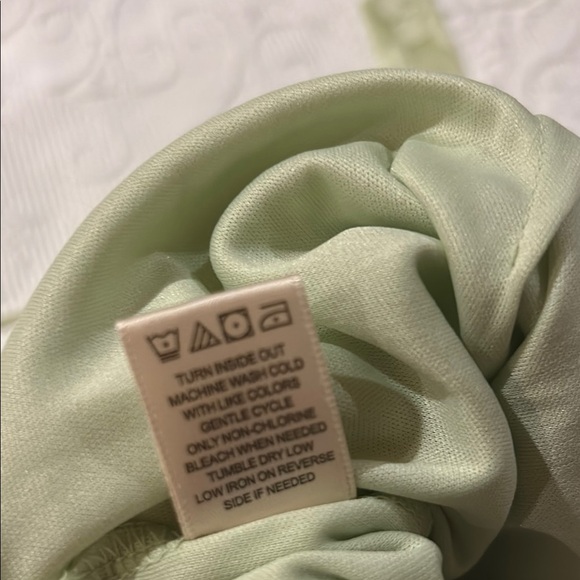 Green Halter Dress with Floral Pattern - Picture 9 of 11